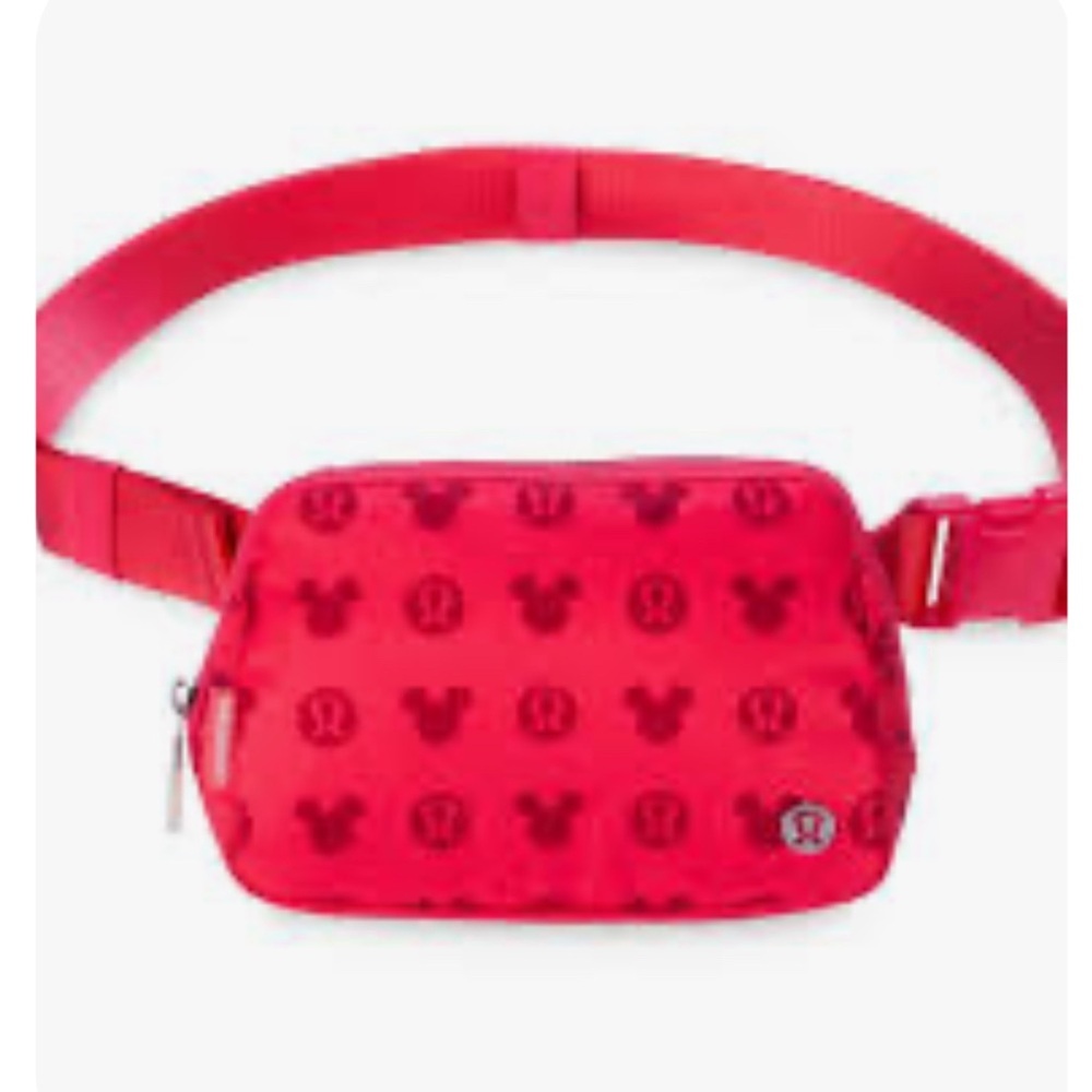 LIMITED EDITION Disney x lululemon *Everywhere Belt Bag SOLD OUT